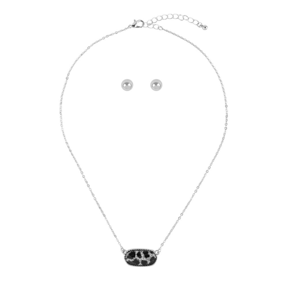 Leopard necklace with stud earrings